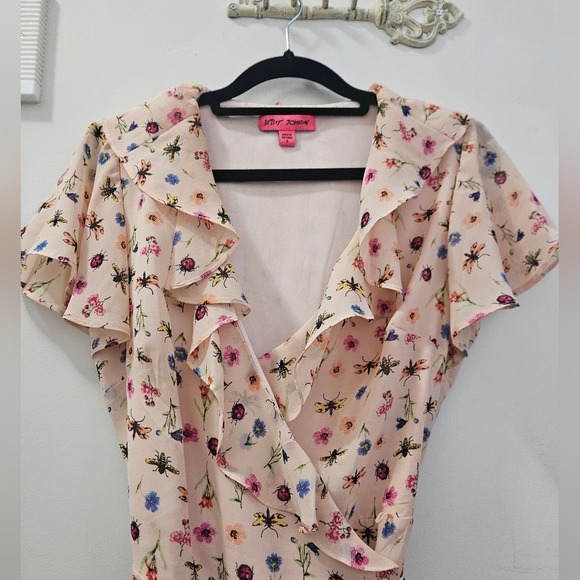 Like new Betsey Johnson sz.8 pink chiffon ruffled printed wrap dress. - Picture 6 of 12